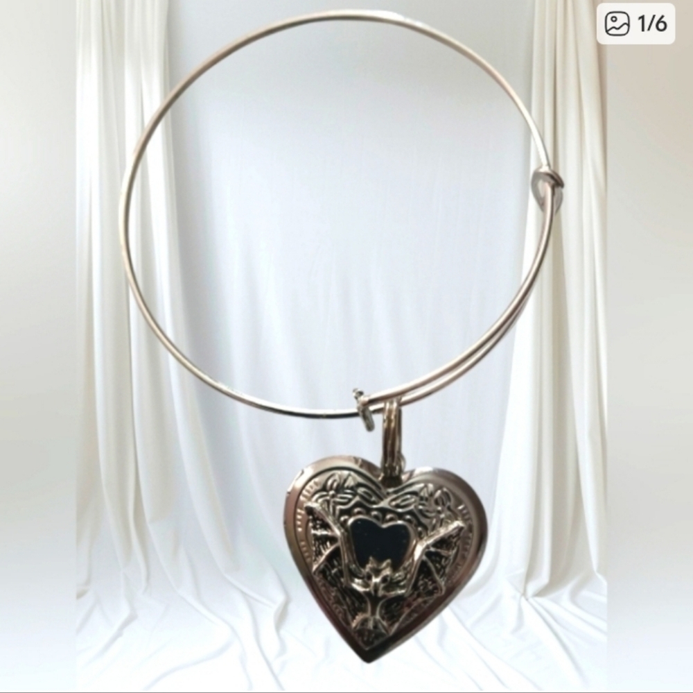 Silver Tone Puffy Heart Bangle Bracelet Y2K - Picture 6 of 6